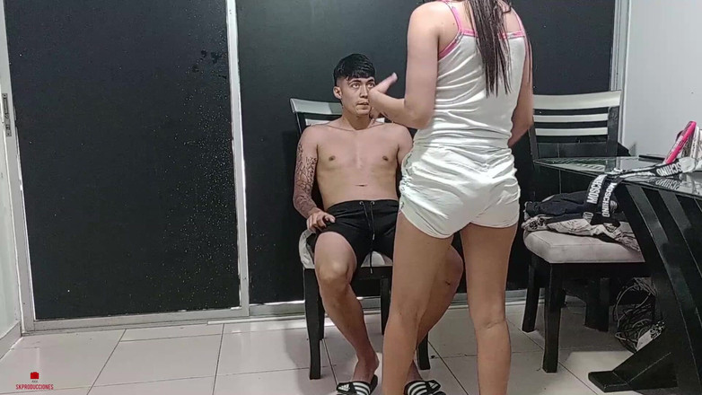 Rouss: 私の義理の妹は、セクシーであるために私を踊る