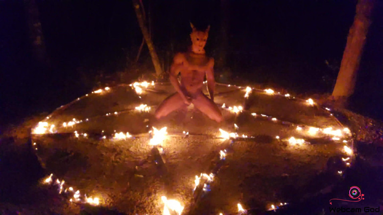 Arthur Eden aka Webcam God: Ring of fire - The ritual (4K)