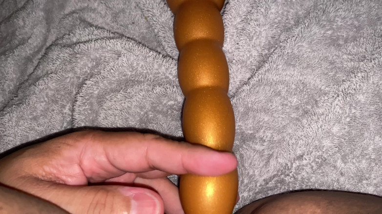 MrNomames: Einen langen buttplug werden genommen