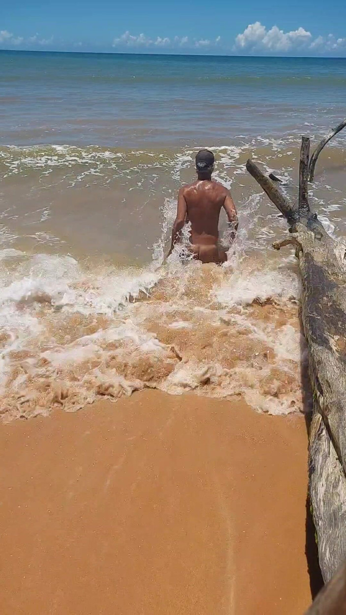 Ladysilvas: Ladysilva pamer pantat bahenol ladysilva di pantai sambil bugil!