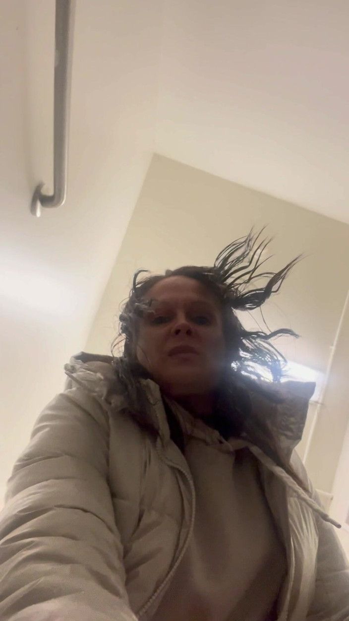 Sinful-Secrets: Care Aide viene in bagno pubblico in pausa