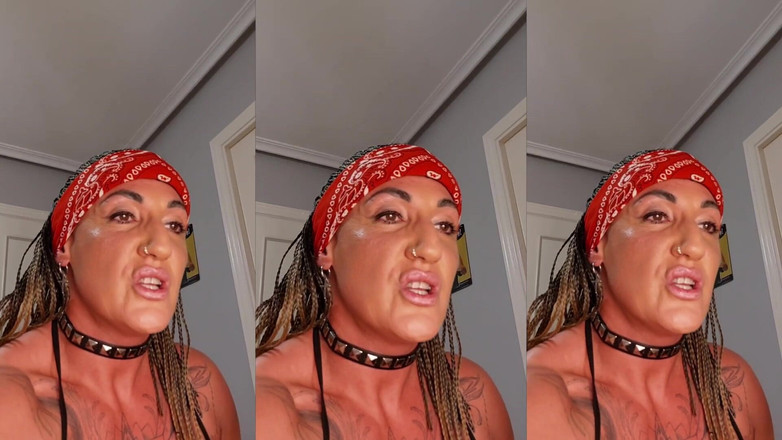 Danaxmuscles: Danaxmuscles vernietigen konten met zijn voorbinddildo