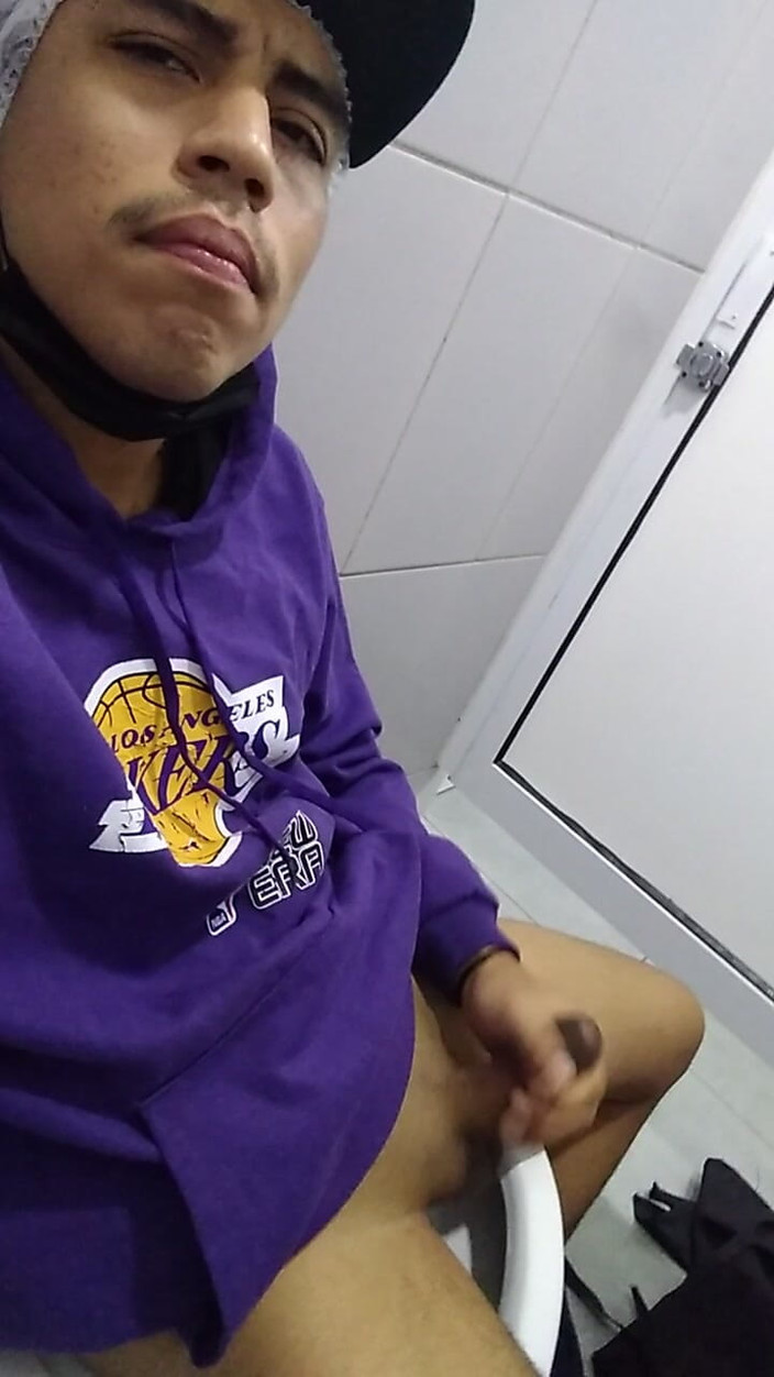 AlexAlejandro13: Pár tahů na veřejných záchodcích