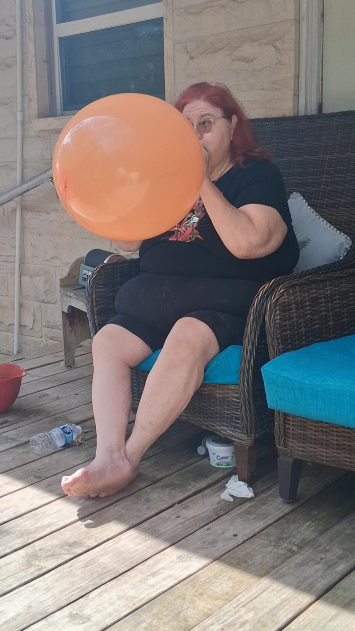BBW nurse Vicki adventures with friends: La enfermera de gran belleza Vicki tiene una solicitud de...