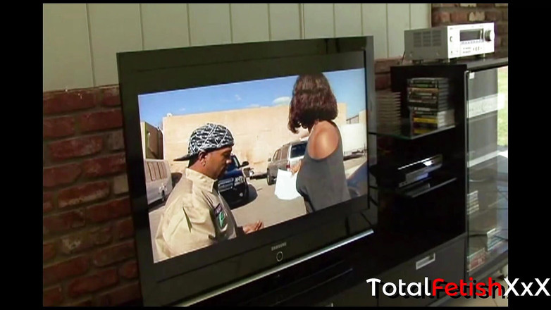 Total fetish studio: Skvělý kulatý zadek a úžasný úsměv, díl 3