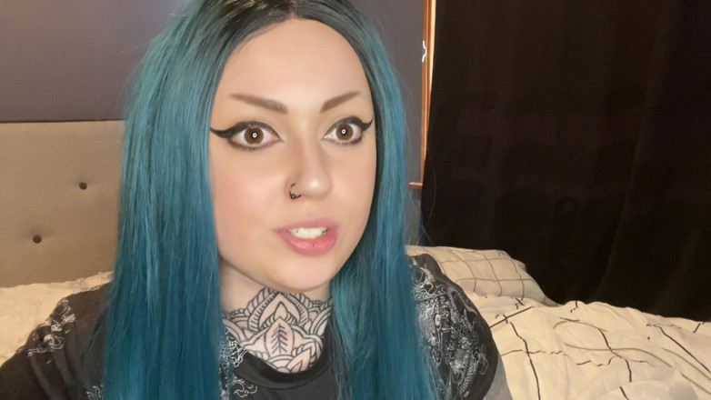 Miss Valentina: Bekaret derecesinde küçük penis 31 talimatı