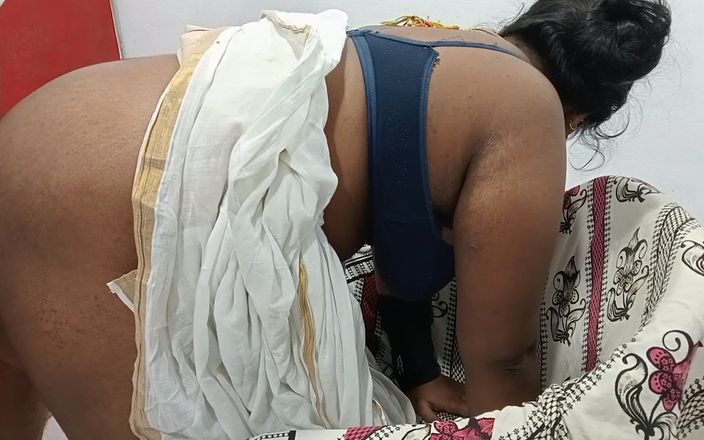 Veni hot: House Owner Tamil Aunty Seduced Her Mature Servent Hot Sucking...