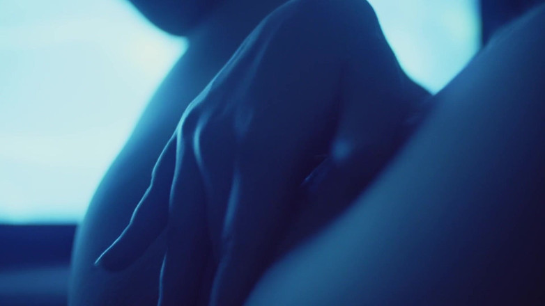 Adalina Smith: Blue Mood - câmera lenta, esguichando, closeup