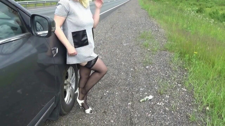 Nylon-Heels: On the road, a hot milf shows her pussy
