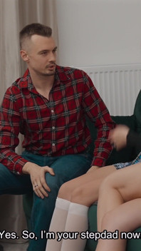 S4e3: madrastra enseña sexo y comparte semen con su hijastra en la cama con su nuevo padrastro