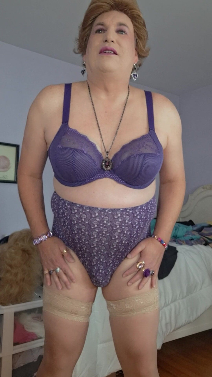 Victoria Lecherri: 나는 지금 너무 젖어!