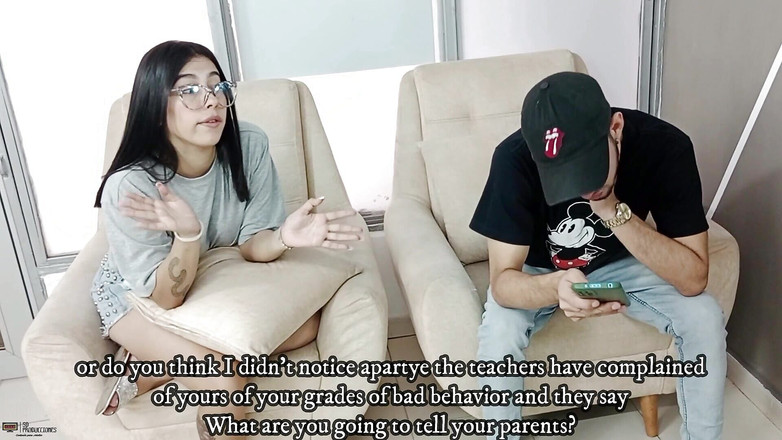 Vayolet: Красива латина з великою дупою хоче, щоб її зведений брат наповнив її спермою - порно іспанською