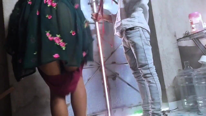 Fantacycutting: Hint Köyü Kızı Ko Khali Ghar Me Bulaya Aur Chup...