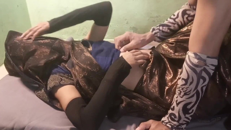 Sexy biwi: Step Mother's ass released in front of step son
