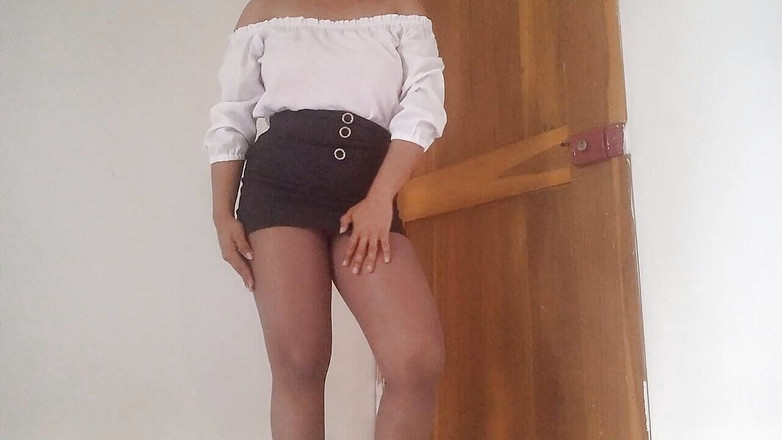 PATY PATY: Mathelehrerin gibt Unterricht für ihren rebellischen Schüler und sie masturbiert...