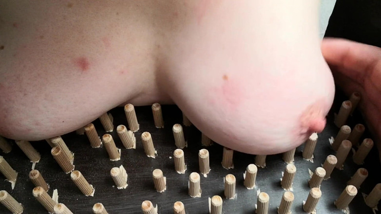 Bouncy Tits Action: Tit punishing machine
