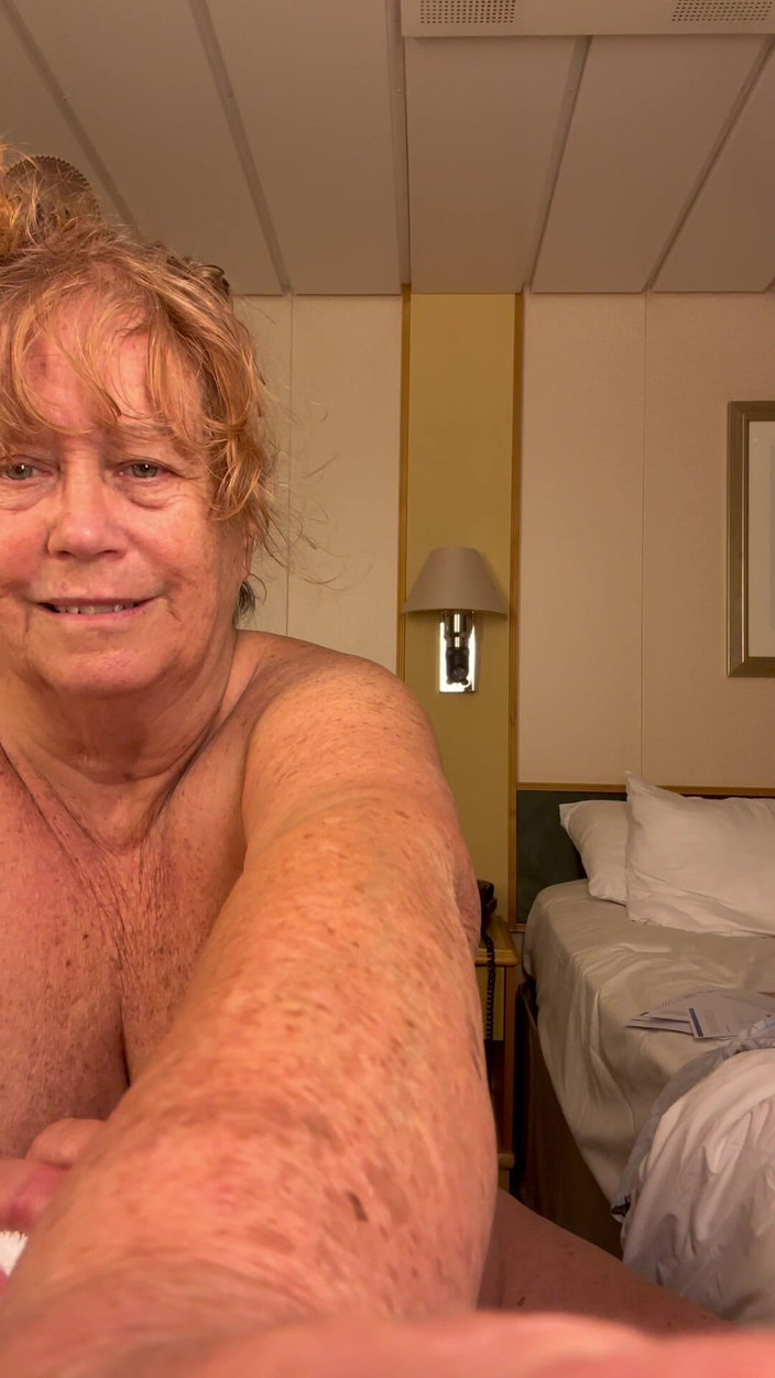 Big Ass 4 U: Jubelt, meinen badeanzug auszuziehen