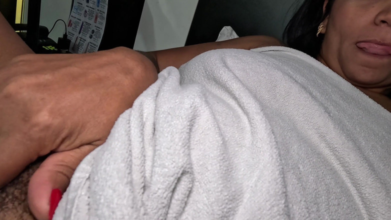 Bananas Brazil: Motel da Putaria: vriendin, trans en sperma in haar mond!