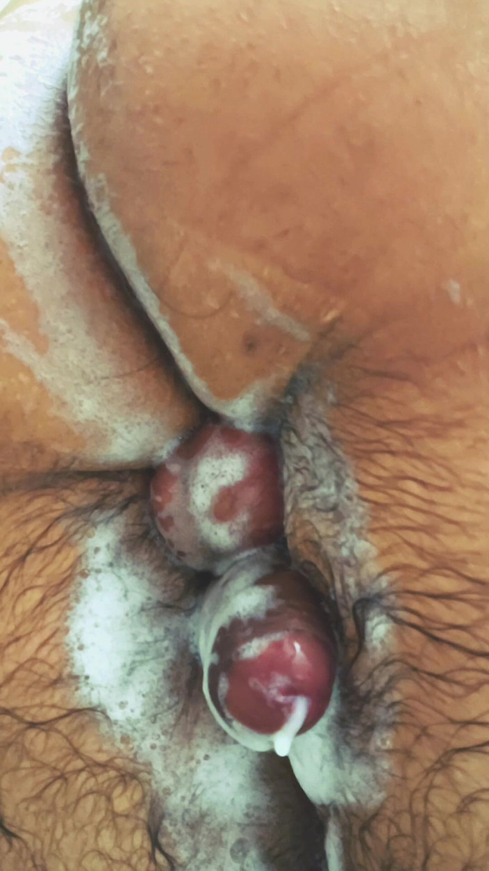 Camilo Brown: Duşta süper azgın oldum ve seninle paylaşmak istedim. Bir dahaki...