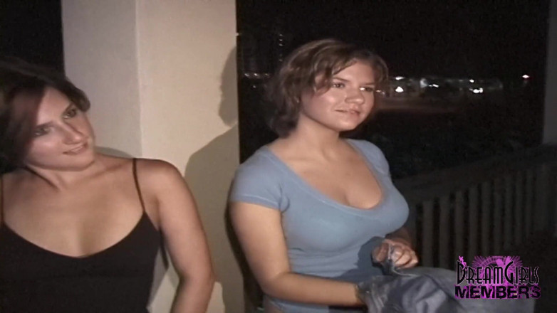 Dream Girls: Kızlar bahar tatilinde sikişiyor