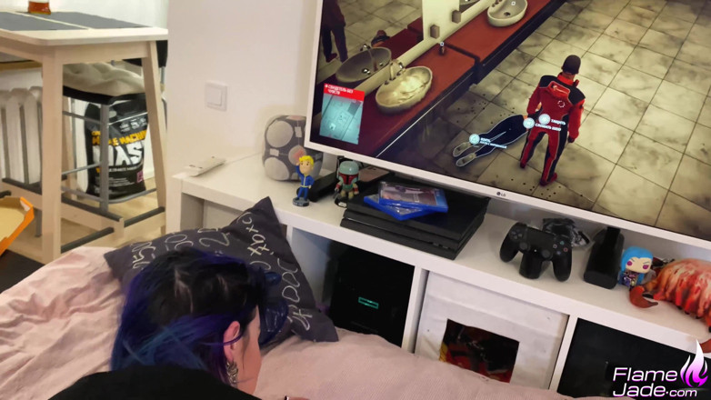 Flame Jade: Distracted girlfriend from playstation sensual sex