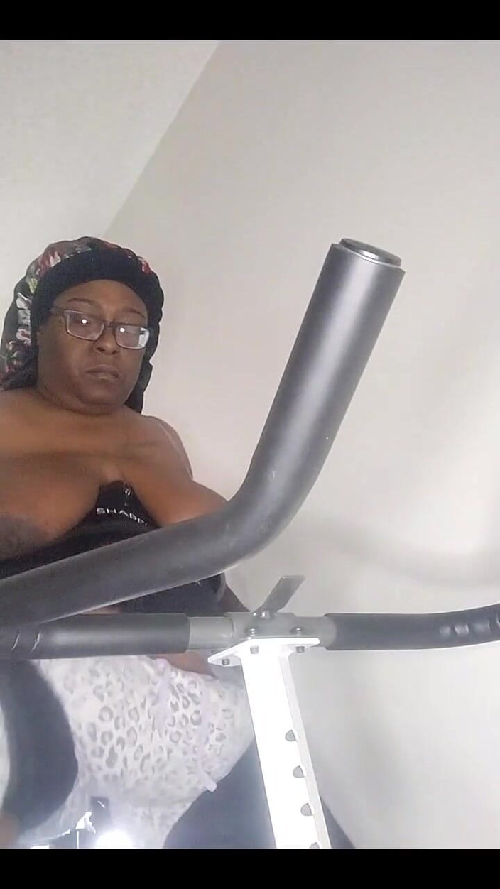 His Queen Suga: ¡Martes de tetas!