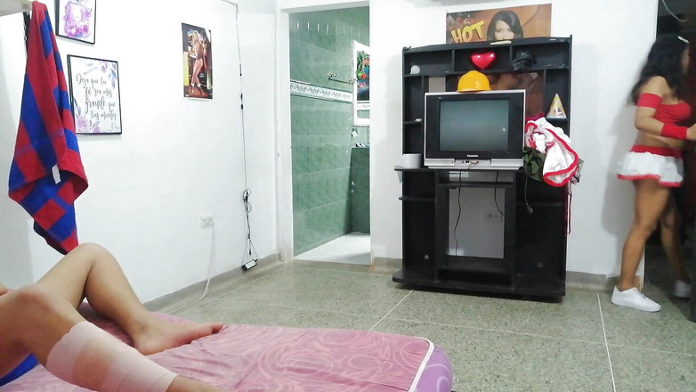 SAMANTA: Daje mi seks oralny, aby mnie spust