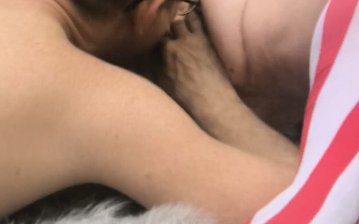 HerculesnVENUS: Posso comer sua buceta molhada e apertada na árvore? Safada puta...