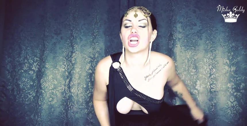 Goddess Misha Goldy: Deusa das trevas irá às suas orações!
