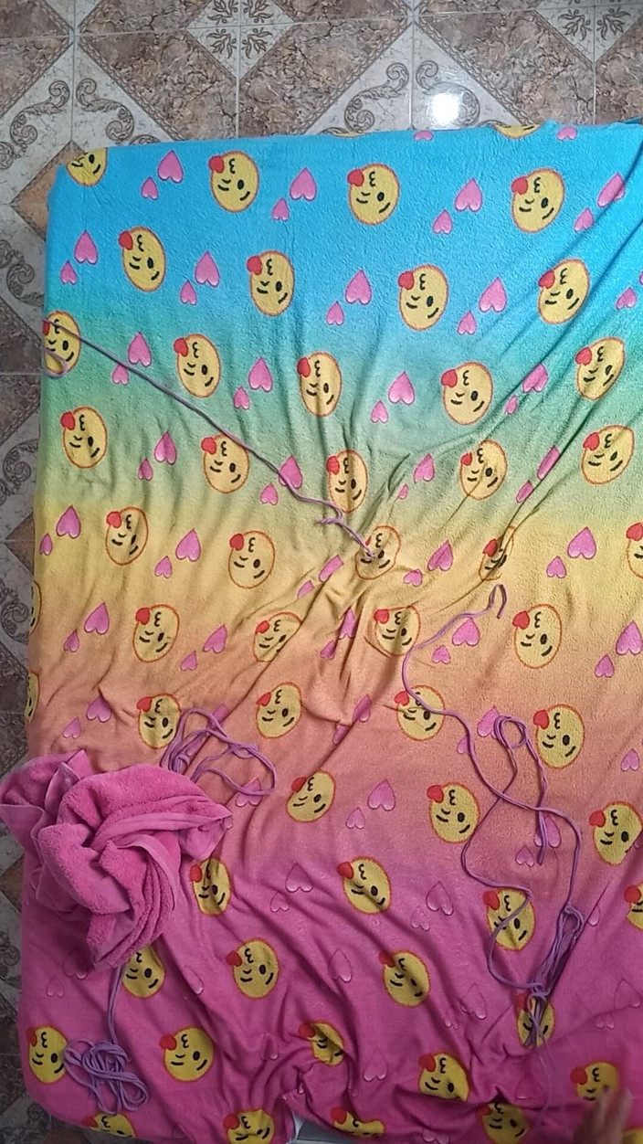 Valkyrieandluigy: Baisée jambes jusqu’à l’épaule