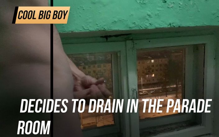 Cool big boy: Decides to drain extreme in the parade room