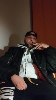 Dirtyjunkbro Is Bored He's Looking for Buddies