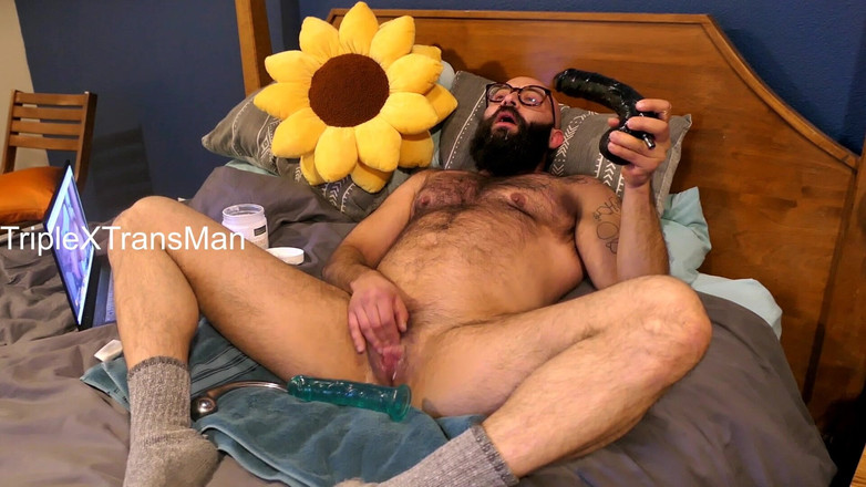 TripleXTransMan: Vengo con un dildo in gola