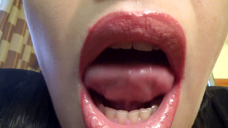 Goddess Misha Goldy: 優しい巨大娘が生きたまま飲み込む