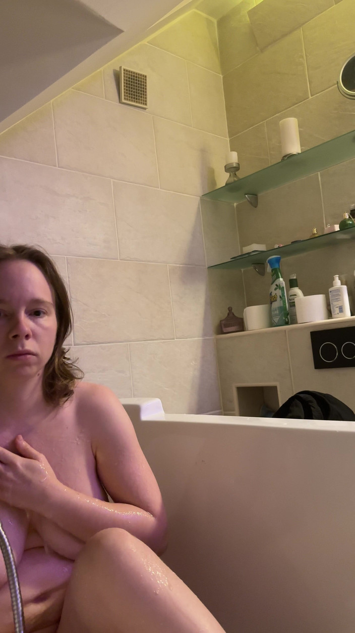 SweetLucy96: Büyük Göğüsler ve Sert Meme Uçları