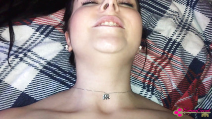 Emma Secret: Рождественская ярмарка закрыта! Незнакомец трахает меня без презерватива!