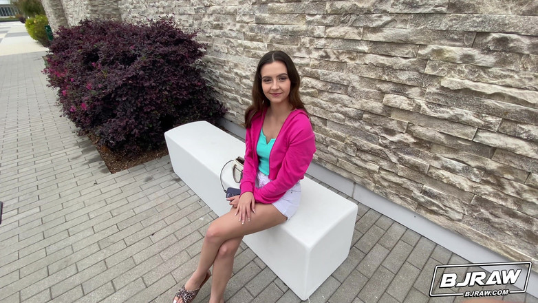 BJ Raw: セリーナを精液で濡らす