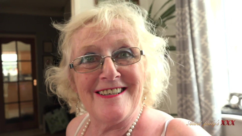 Aunt Judy's XXX: AuntJudysXXX - Your Horny GILF Landlady Mrs. Claire Lets You Pay...