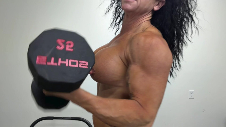 Kandylegsxxx: Kandy Pumps up and Demands Your Nasty Nut