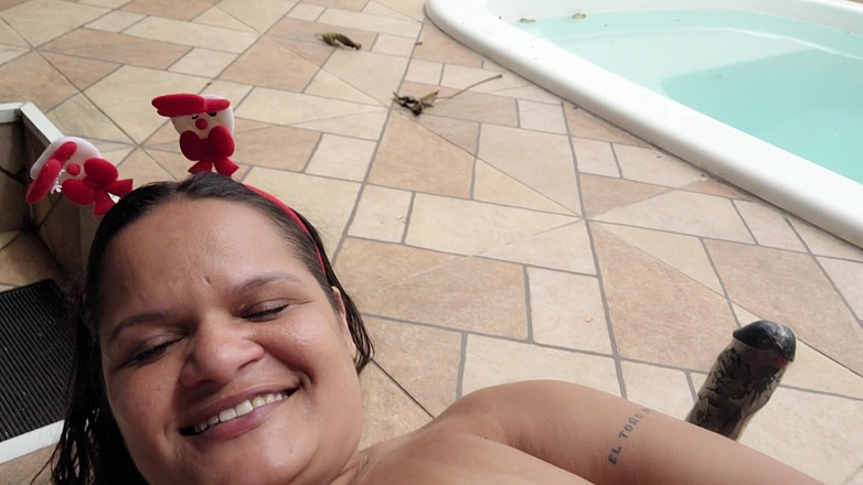 Paty Bumbum: Święty Mikołaj z ogniem w cipce