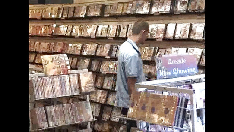 Young straight boy masturbation: У секс-шопі соло прямо до сперми