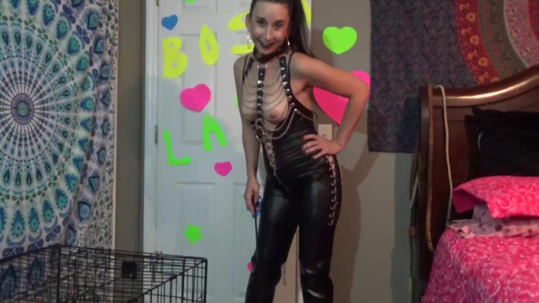Femdom Austria: Solo mistress wearing latex shows her tits while talking dirty