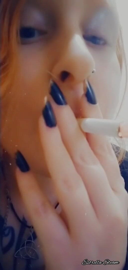 Estrella Steam: Smoking girl close up