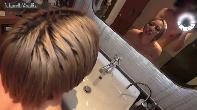 Jap Porn Project: Glam Strike: Eine goldhaarige dunkle Schönheit, die ihn zu einem...