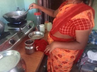 Priyanka priya: Tamil Aunty Boobs