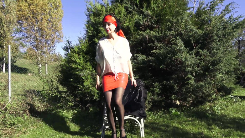 Wanilianna: Outdoor anal dildo fucking