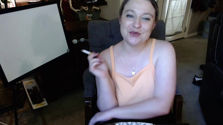 Mistress Michella Marijuana: La padrona fumatrice fa una doppia sessione