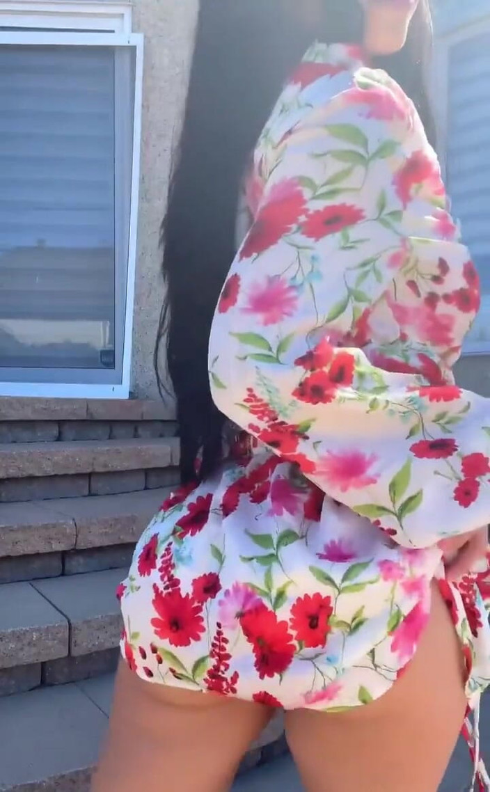 Miss Lexa: 썬 드레스 시즌은 거의 여기