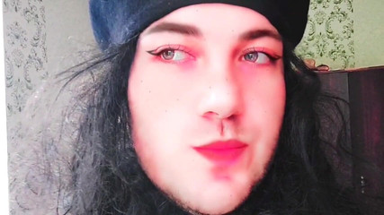 Kitty_Cross: Waria nakal ini lagi asik muasin memeknya sendirian sampai mengerang...