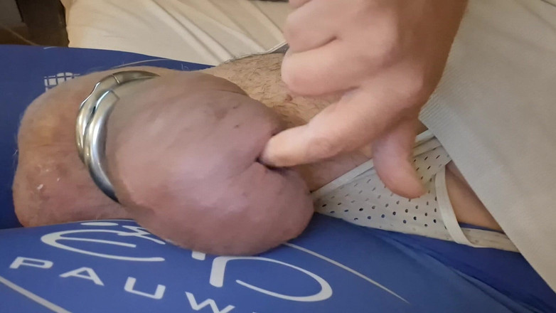 Monster_Meat_: Erotika Dan Silikon